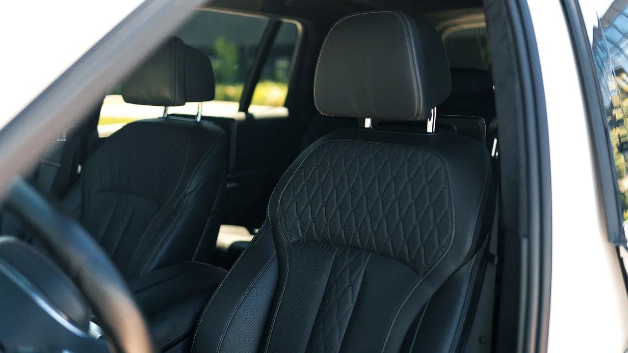 Фото BMW X7 M50D - 10