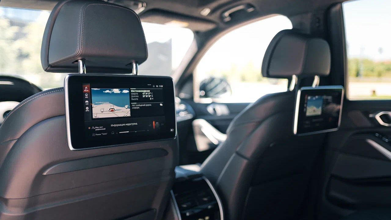 Фото BMW X7 M50D - 8