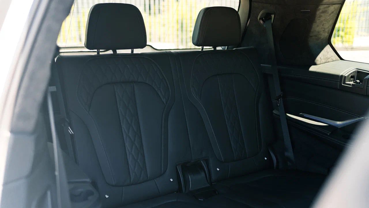Фото BMW X7 M50D - 9