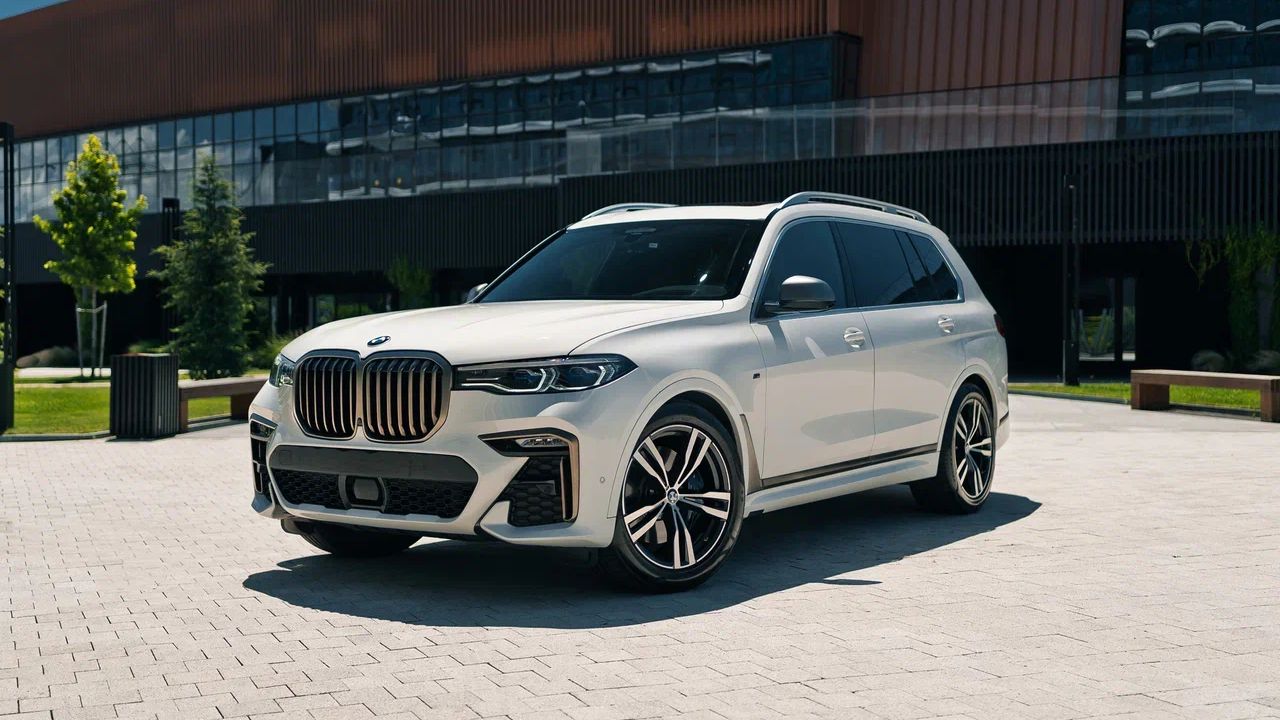 Фото BMW X7 M50D - 1