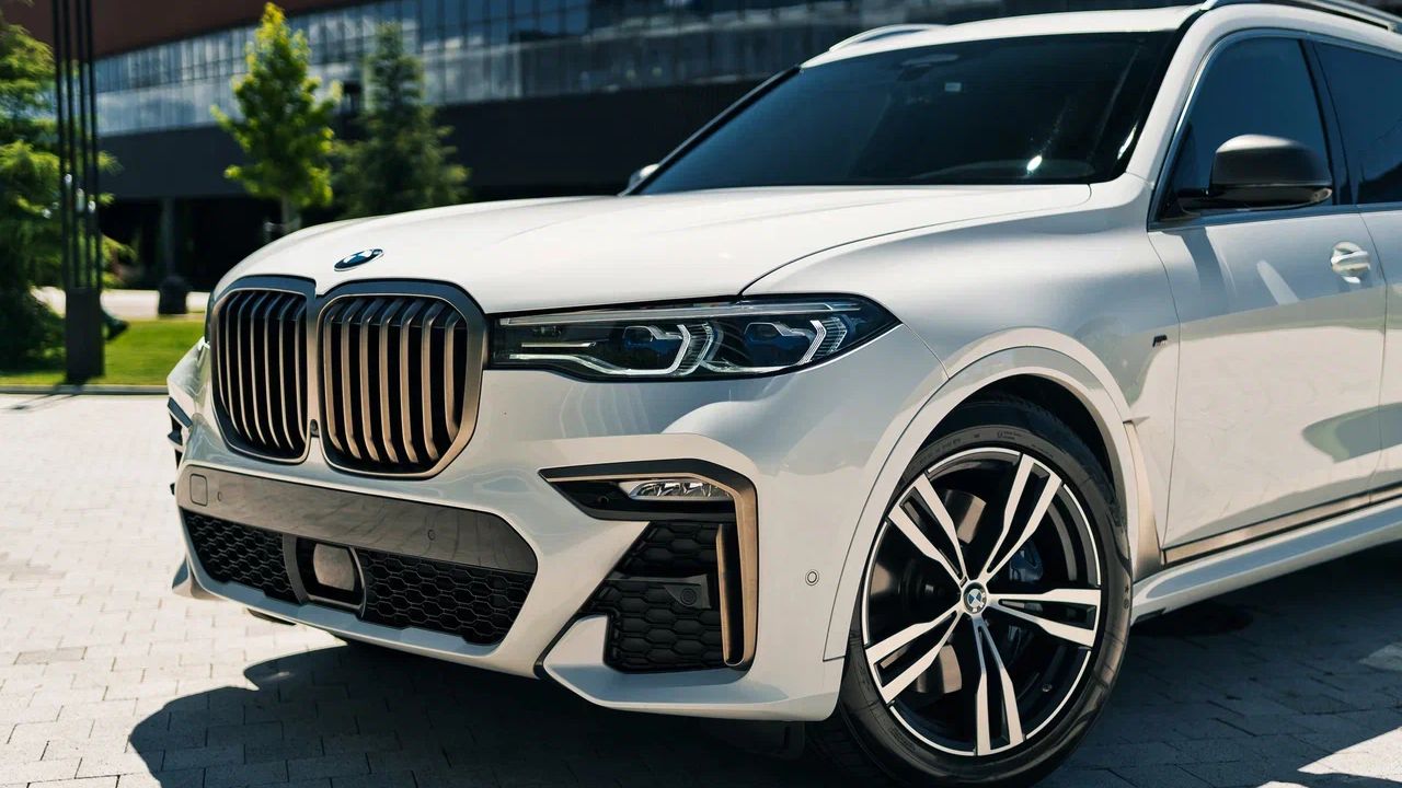 Фото BMW X7 M50D - 4