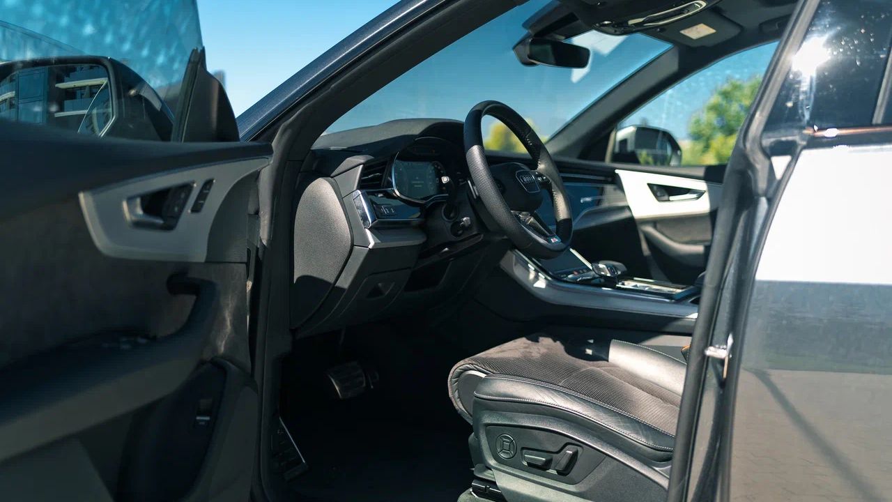 Фото Audi Q8 S-line - 4