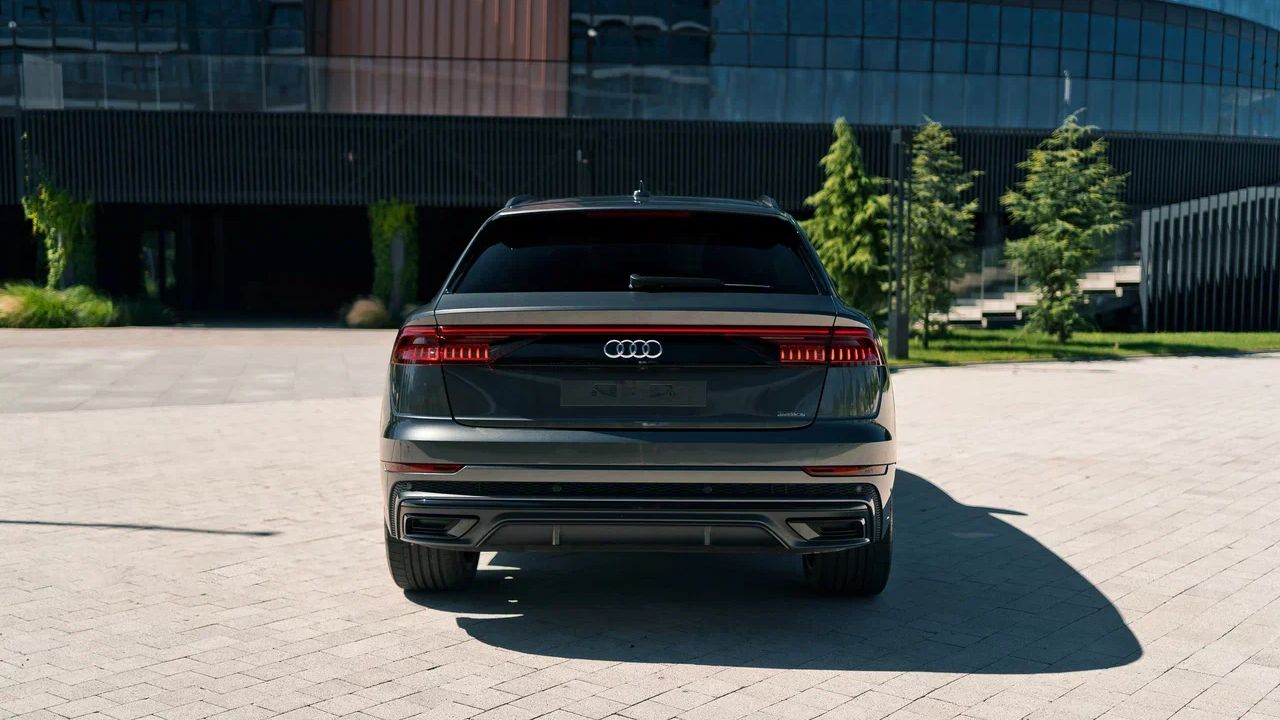 Фото Audi Q8 S-line - 5