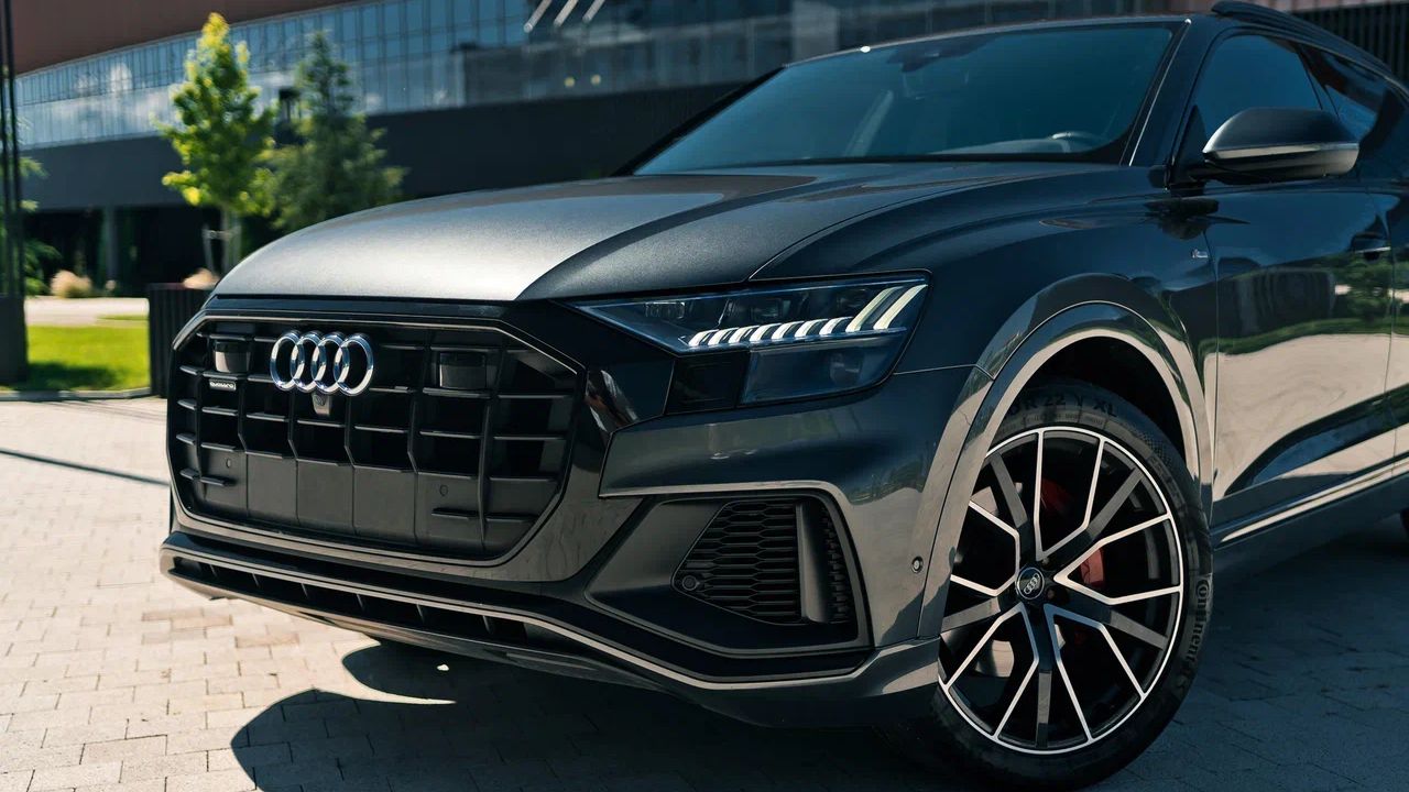 Фото Audi Q8 S-line - 2