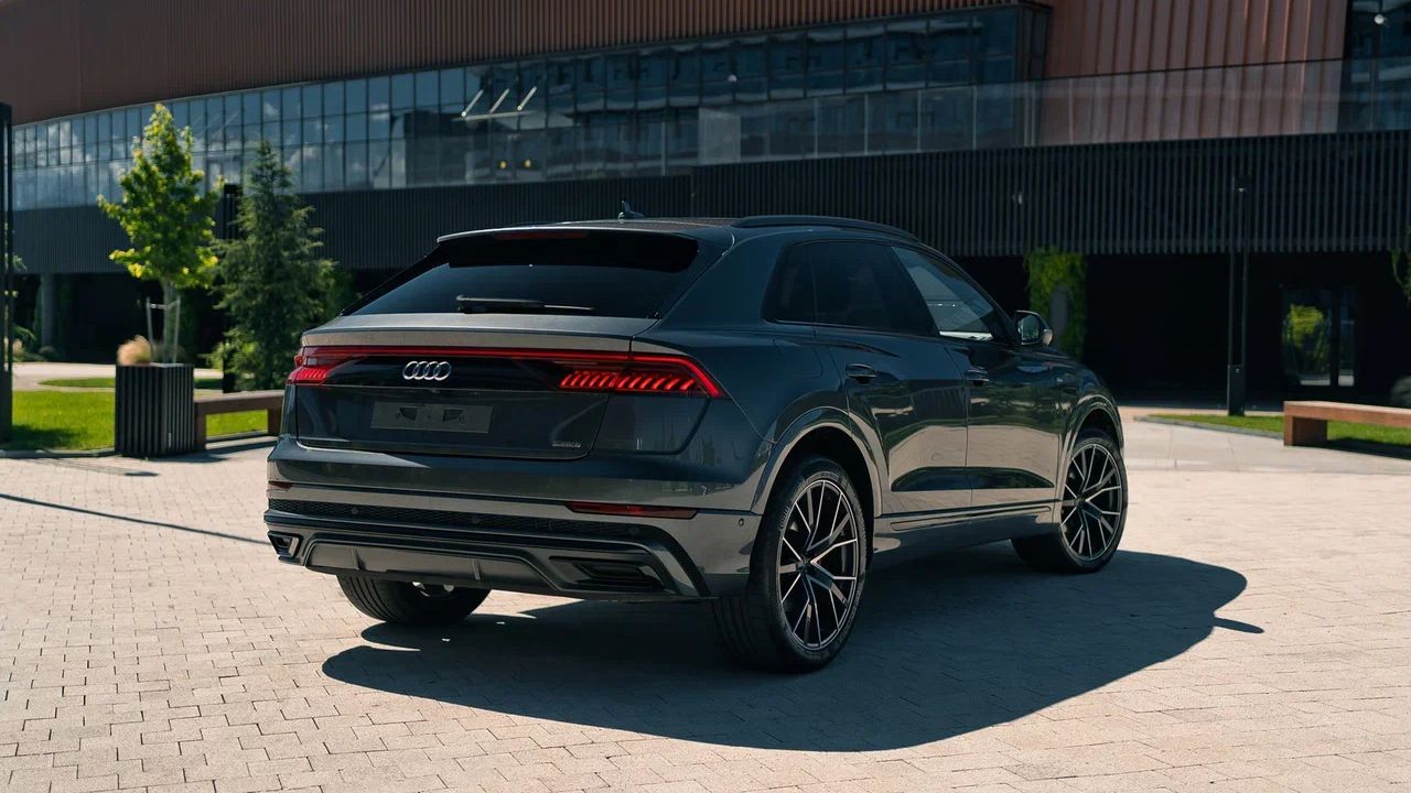 Фото Audi Q8 S-line - 7